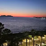 Splendid Sea View, Great Location!
