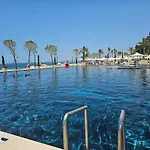 Splendid Sea View, Great Location!