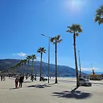 Splendid Sea View, Great Location! 公寓