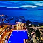 Splendid Sea View, Great Location! 公寓 Vlorë