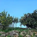 Splendid Sea View, Great Location! アパート *