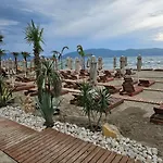 Splendid Sea View, Great Location!