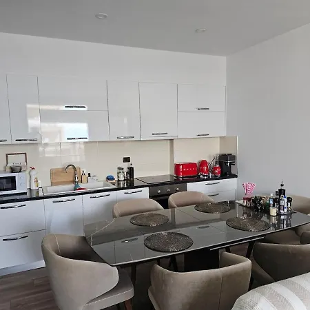 Apartment Splendid Sea View, Great Location! Vlore