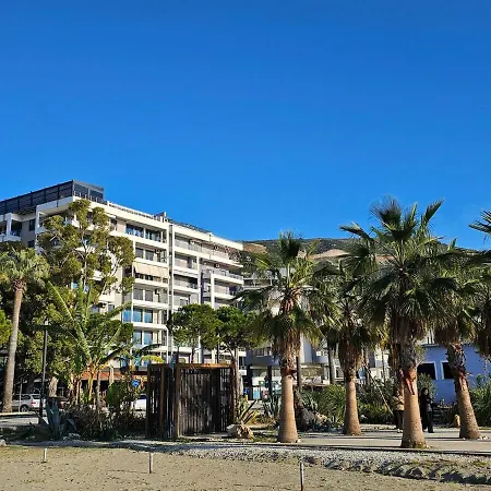 Splendid Sea View, Great Location! דירה Vlorë