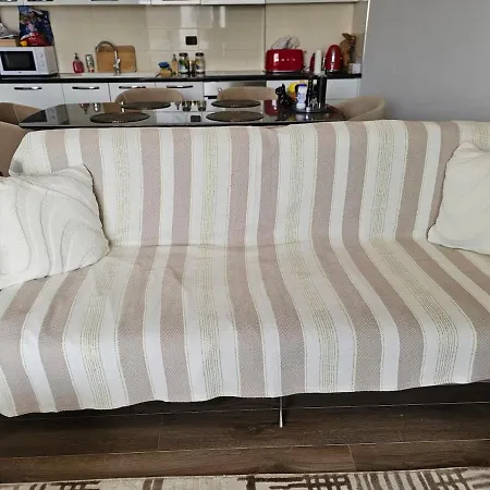 Splendid Sea View, Great Location!