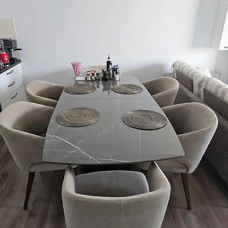 Splendid Sea View, Great Location! דירה