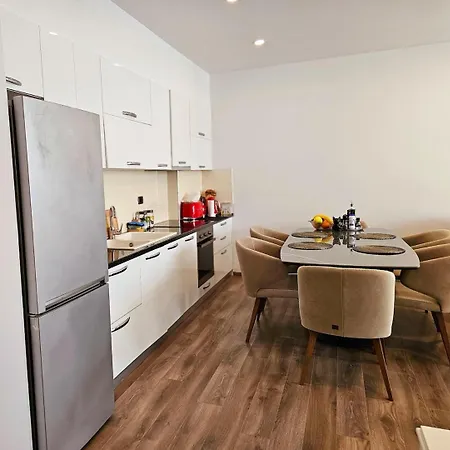 Apartment Splendid Sea View, Great Location!