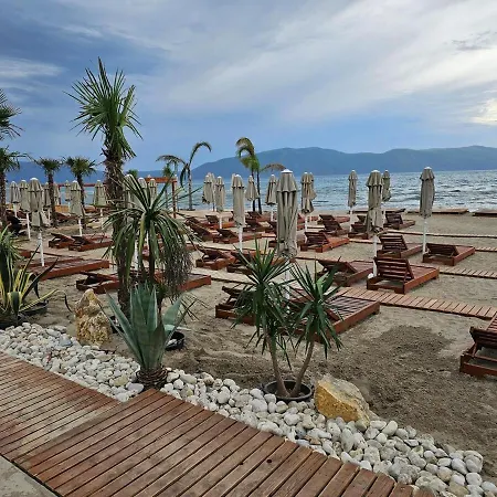 Splendid Sea View, Great Location!