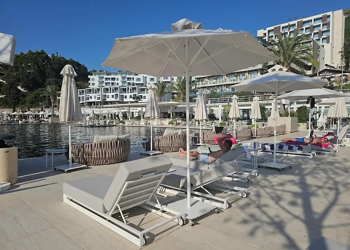 Apartment Splendid Sea View, Great Location! *